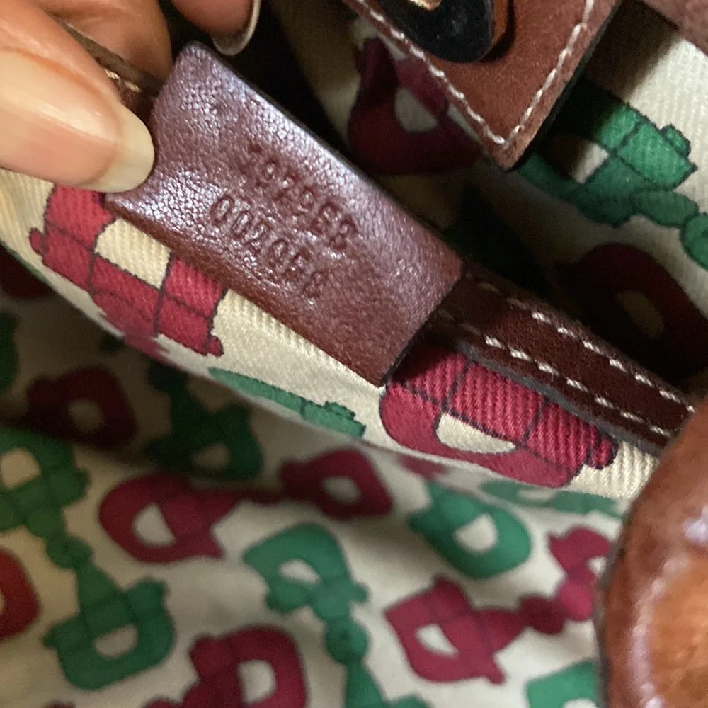 Gucci Guccissima Leather Tote - Picture 9 of 16